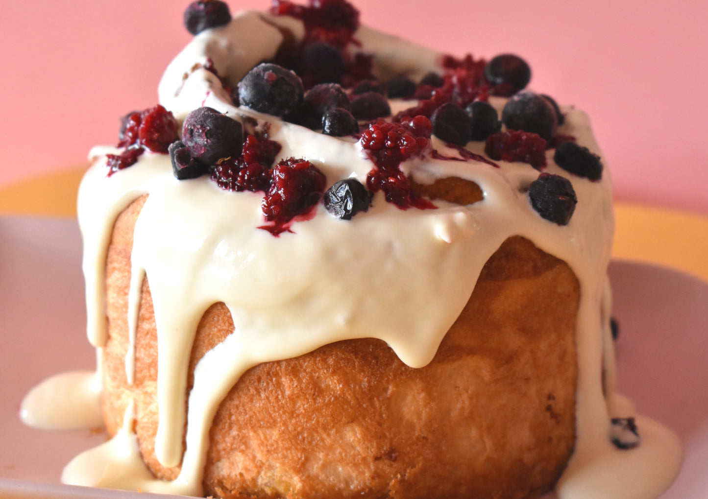 Megarollo de canela: Frutos Rojos