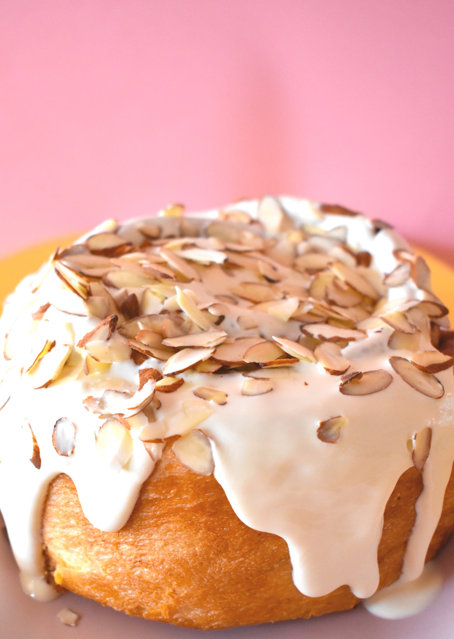 Megarrollo de canela: Tradicional con almendras