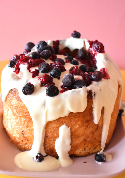 Megarollo de canela: Frutos Rojos